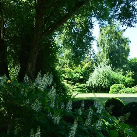 Les Jardins Bed & Breakfast Hoymille